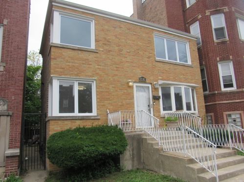 8042 Eberhart Ave, Chicago, IL 60619-3810