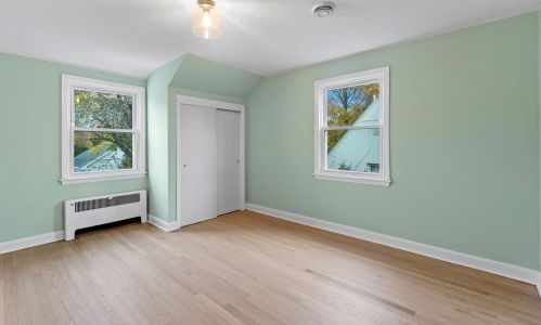 5110 Shoreland Ave, Milwaukee WI  53217-5541 exterior