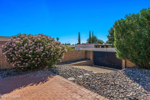 8834 27 St, Tucson AZ 85711-5609 exterior