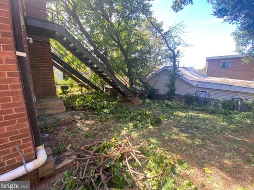 241 54th St, Washington DC 20019-6624 exterior