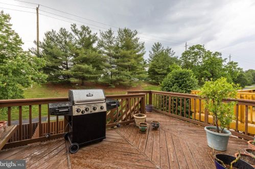 15 Hunters Gate Ct, Silver Spring MD 20904-1827 exterior