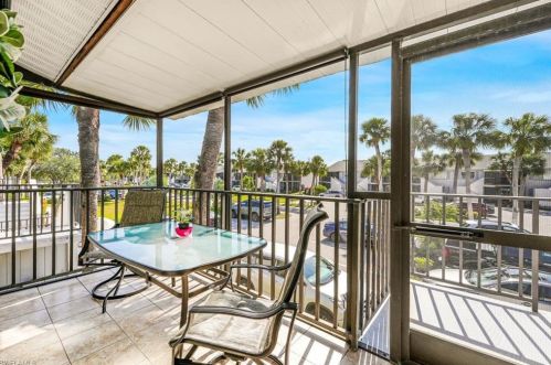 4039 Northlight Dr, Naples FL 34112-5065 exterior