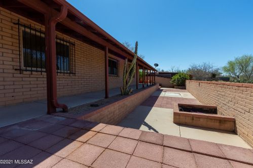7437 Casablanca Dr, Tucson AZ 85704-1315 exterior