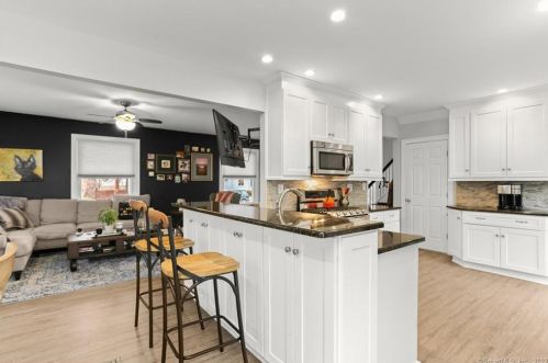 50 Fairview St, Milford CT 06460-4124 exterior