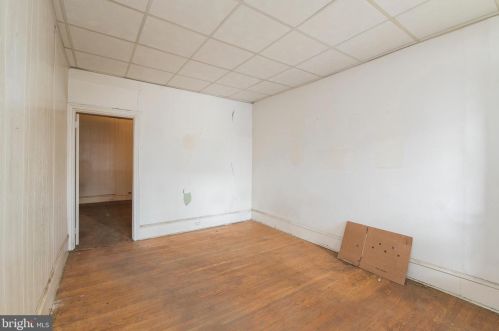 5731 Chestnut, Philadelphia PA 19104-3015 exterior