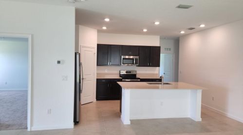 788 Worlington Ln, Fort Pierce FL  34947-1351 exterior