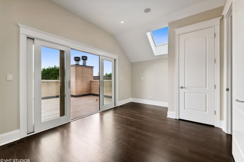 2514 Marshfield Ave, Chicago IL 60614-1907 exterior