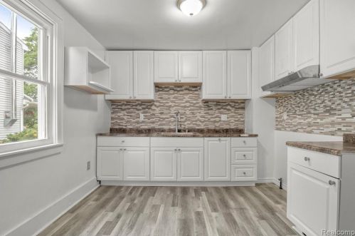 5834 Belton St, Garden City MI  48135-2531 exterior