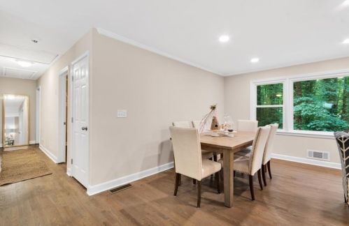 120 Finchley Ct, Atlanta GA  30328-2034 exterior