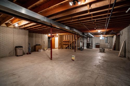 2269 Mangold Ave, Milwaukee WI 53221-4949 exterior