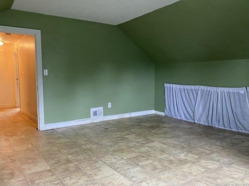 1 Franklin St, Manchester CT 06040-4346 exterior