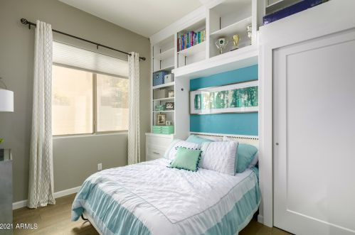 326 Anderson Ave, Phoenix AZ  85022-2366 exterior