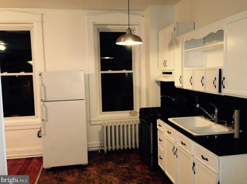 23 Walnut St, Lancaster PA 17602-2451 exterior