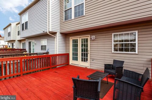 136 Foxtree Dr, Glen Burnie MD 21061-6357 exterior