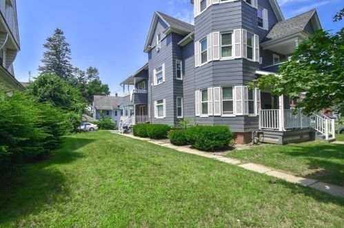 708 Chestnut St, Springfield MA 01103-1707 exterior