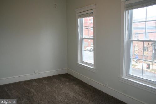 348 James St, Lancaster PA 17603-2831 exterior