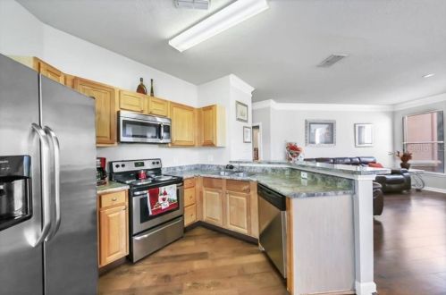 17932 Villa Creek Dr, Tampa FL 33647-2579 exterior