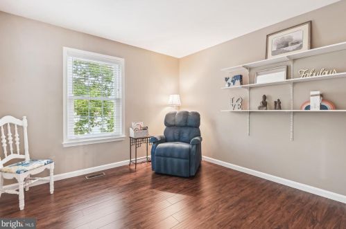 803 Catoctin Cir, Leesburg VA 20176-4951 exterior