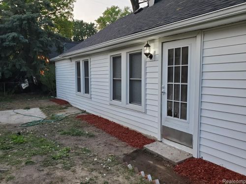 18033 Hanna St, Melvindale MI  48122-1422 exterior