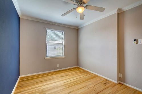 5006 Hall St, Dallas TX 75235-8814 exterior