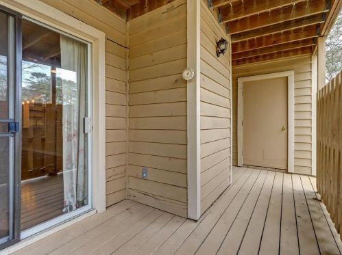 1373 Xing Dr, Atlanta GA 30329-3571 exterior