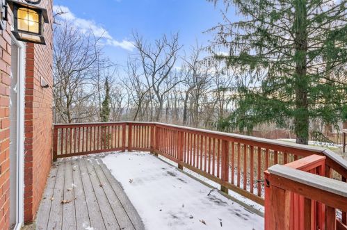 57 Locksley Dr, Pittsburgh PA  15235-5117 exterior