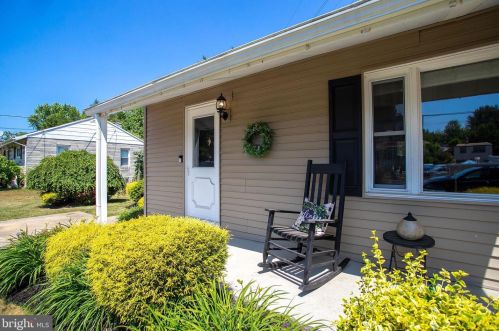 120 Mcadoo Ave, Trenton, NJ 08619-1754