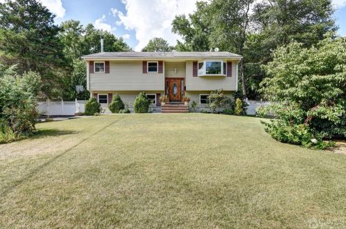 2 Colonial Dr, Old Bridge, NJ 08857-2406