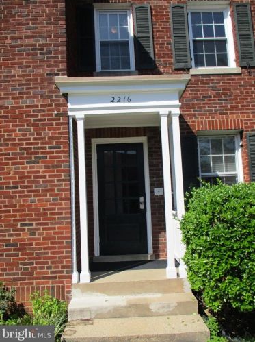 2216 40th Pl, Washington, DC 20007-1685