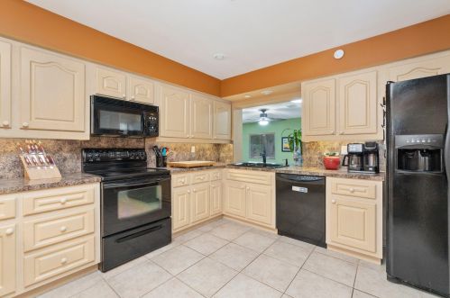 1718 Ocean Cove Ave, Fort Pierce FL  34953-2450 exterior