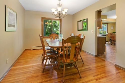 720 County Rd B, Saint Paul MN 55117-1804 exterior