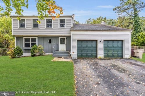 20 Browning Ave, Berkeley Township, NJ 08721-1202