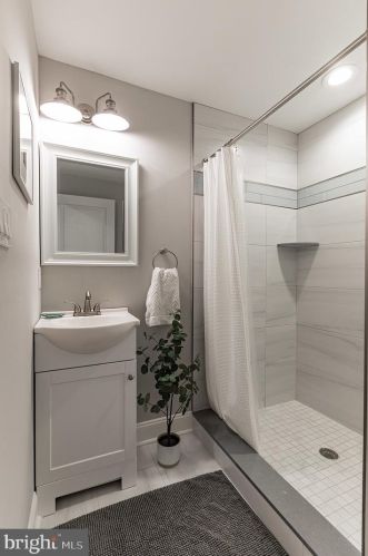 2616 Collins St, Philadelphia PA 19134-3709 exterior