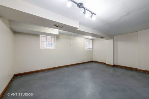 5415 Henderson St, Chicago IL 60657-2015 exterior