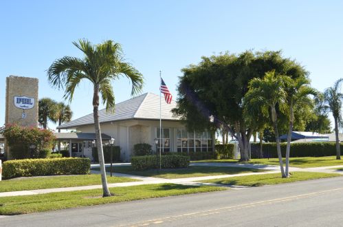 908 7 Ave, Boynton Beach FL 33435-3879 exterior