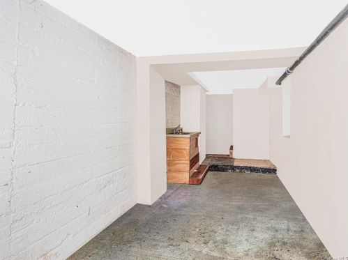 1855 Gleason Ave, Bronx NY 10472-5129 exterior