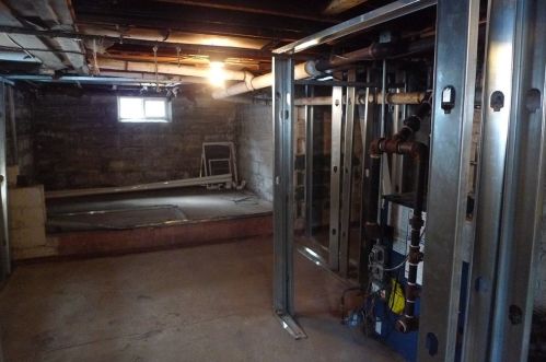 202 Dunmoreland St, Springfield MA 01109-3219 exterior