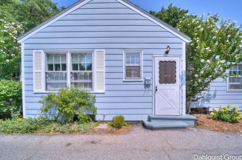 806 Moulton Ave, Meskegon MI 49445-2921 exterior