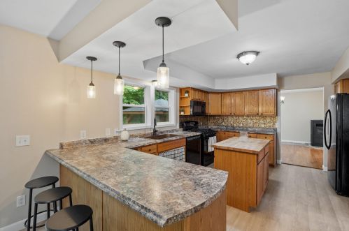 465 Josiah Bartlett Rd, Concord NH 03301-5919 exterior