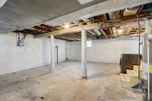 2024 55, Milwaukee WI 53220-2045 exterior