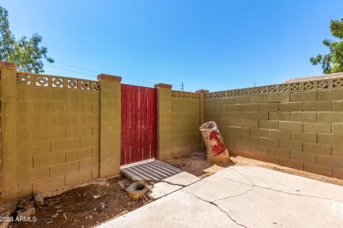 4615 39th Ave, Phoenix AZ  85019-3150 exterior