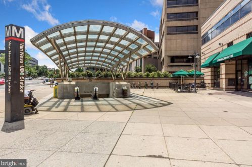 3887 Rodman St, Washington DC  20016-2837 exterior