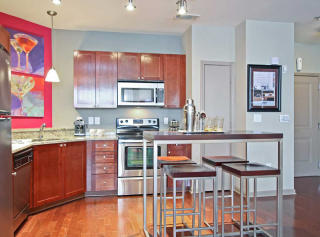 2400 Parkland Dr, Atlanta GA  30324-3589 exterior