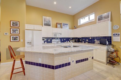 7145 Southport Dr, Boynton Beach FL 33472-2979 exterior