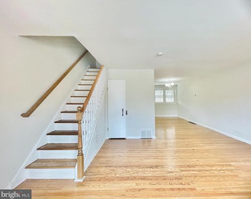 3668 Academy Rd, Philadelphia PA  19154-2040 exterior