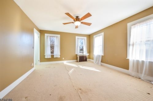 85 Lawrence Ave, Town Center NJ  07052-3707 exterior