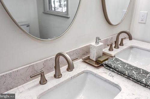 1303 Willow Street Pike, Lancaster PA  17602-4633 exterior