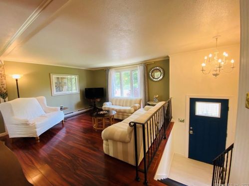 46 Wall St, Wallingford CT 06492-4708 exterior