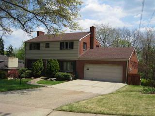 64 Oregon Trl, Pittsburgh, PA 15234-1043