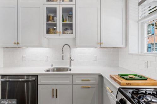 1714 Addison St, Philadelphia PA 19143-1203 exterior